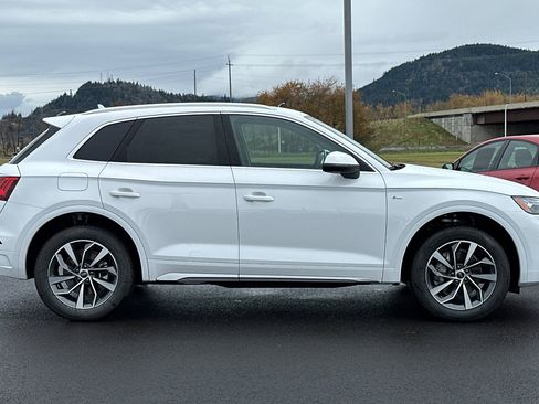Certified 2025 Audi Q5 2.0T Premium image 2