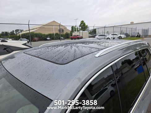 Used 2024 Cadillac XT6 Premium Luxury w/ Technology Package FWD image 6