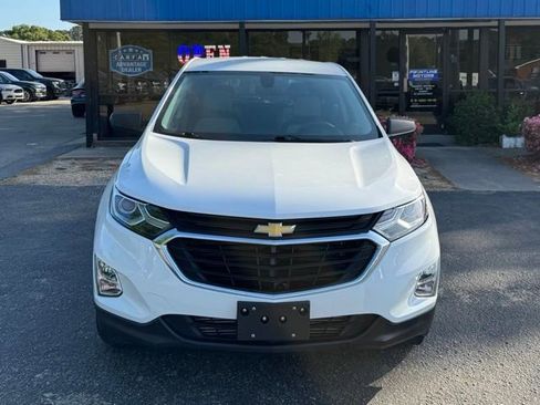 Used 2019 Chevrolet Equinox LS image 3