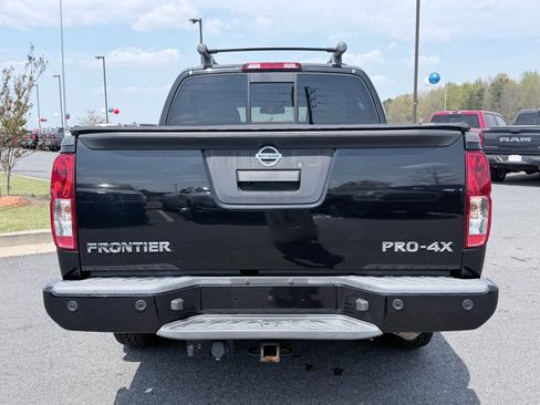 Used 2020 Nissan Frontier PRO-4X w/ Pro-4x Utility Package image 8