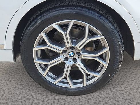 Used 2022 BMW X7 xDrive40i w/ Premium Package AWD/4WD image 8