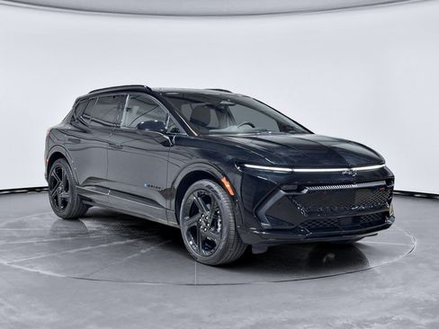 Used 2024 Chevrolet Equinox EV RS FWD image 4