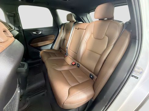 Certified 2023 Volvo XC60 B5 Plus w/ Protection Package Premier AWD/4WD image 25