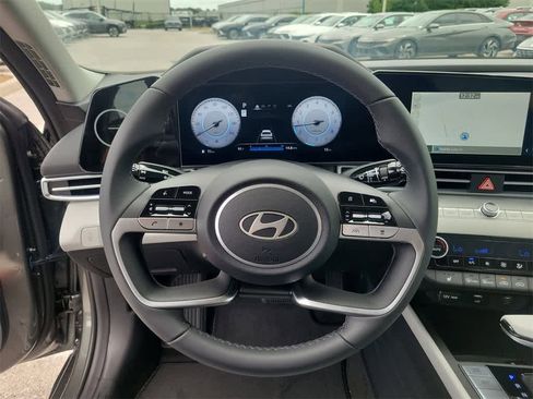 New 2025 Hyundai Elantra Limited image 23
