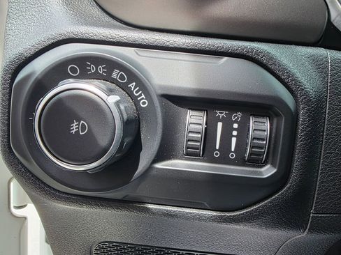 Used 2020 Jeep Wrangler Sport AWD/4WD image 18