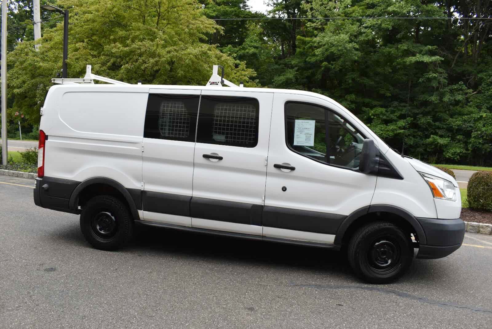 Used 2017 Ford Transit 250 130 Low Roof w/ Exterior Upgrade Package RWD image 3