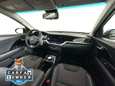 Used 2022 Kia Niro EX w/ Cold Weather Package image 2