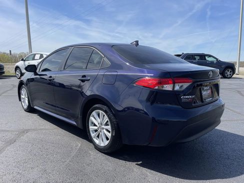 Used 2023 Toyota Corolla LE w/ LE Premium Package FWD image 2