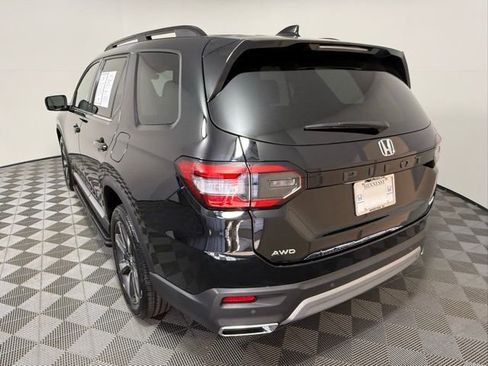 Used 2023 Honda Pilot Elite image 4