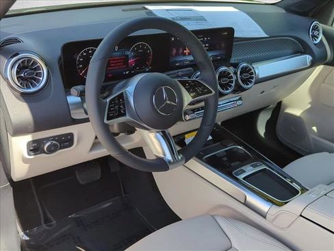 New 2026 Mercedes-Benz GLB 250 image 3