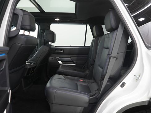 Used 2023 Toyota Sequoia Platinum image 18