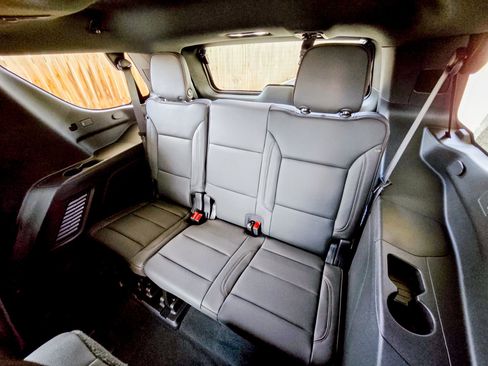 Used 2026 Chevrolet Tahoe High Country image 31