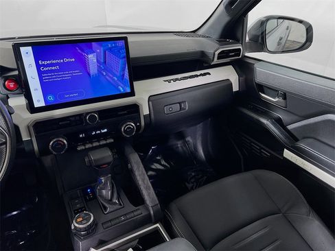 Certified 2024 Toyota Tacoma TRD Off-Road image 21