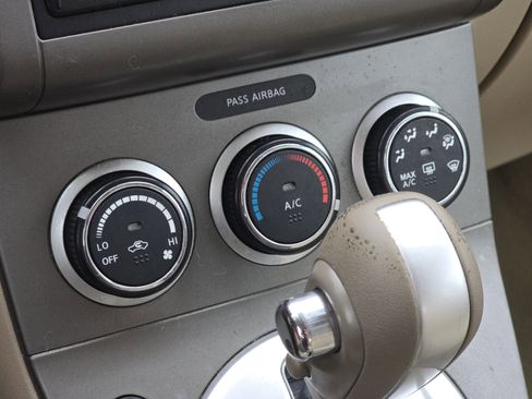 Used 2012 Nissan Sentra 2.0 image 5