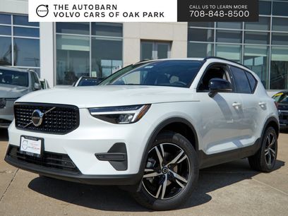 New 2026 Volvo XC40 B5 Core w/ Climate Package