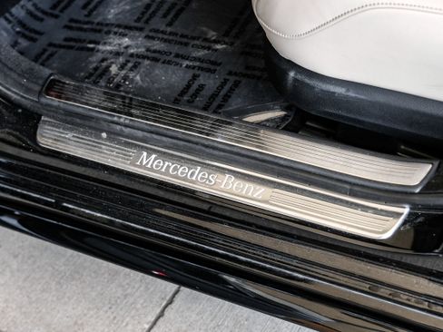 Used 2018 Mercedes-Benz S 560 Sedan image 32