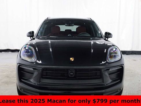 Certified 2025 Porsche Macan image 14