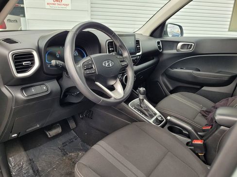Used 2025 Hyundai Venue SEL FWD image 10