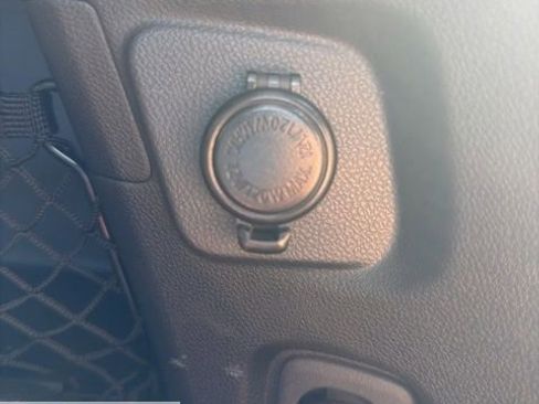 Certified 2025 Subaru Outback Premium image 28