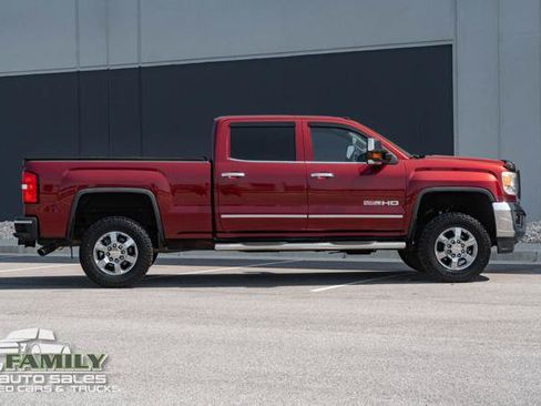 Used 2015 GMC Sierra 2500 SLE w/ All-Terrain HD Package AWD/4WD image 10