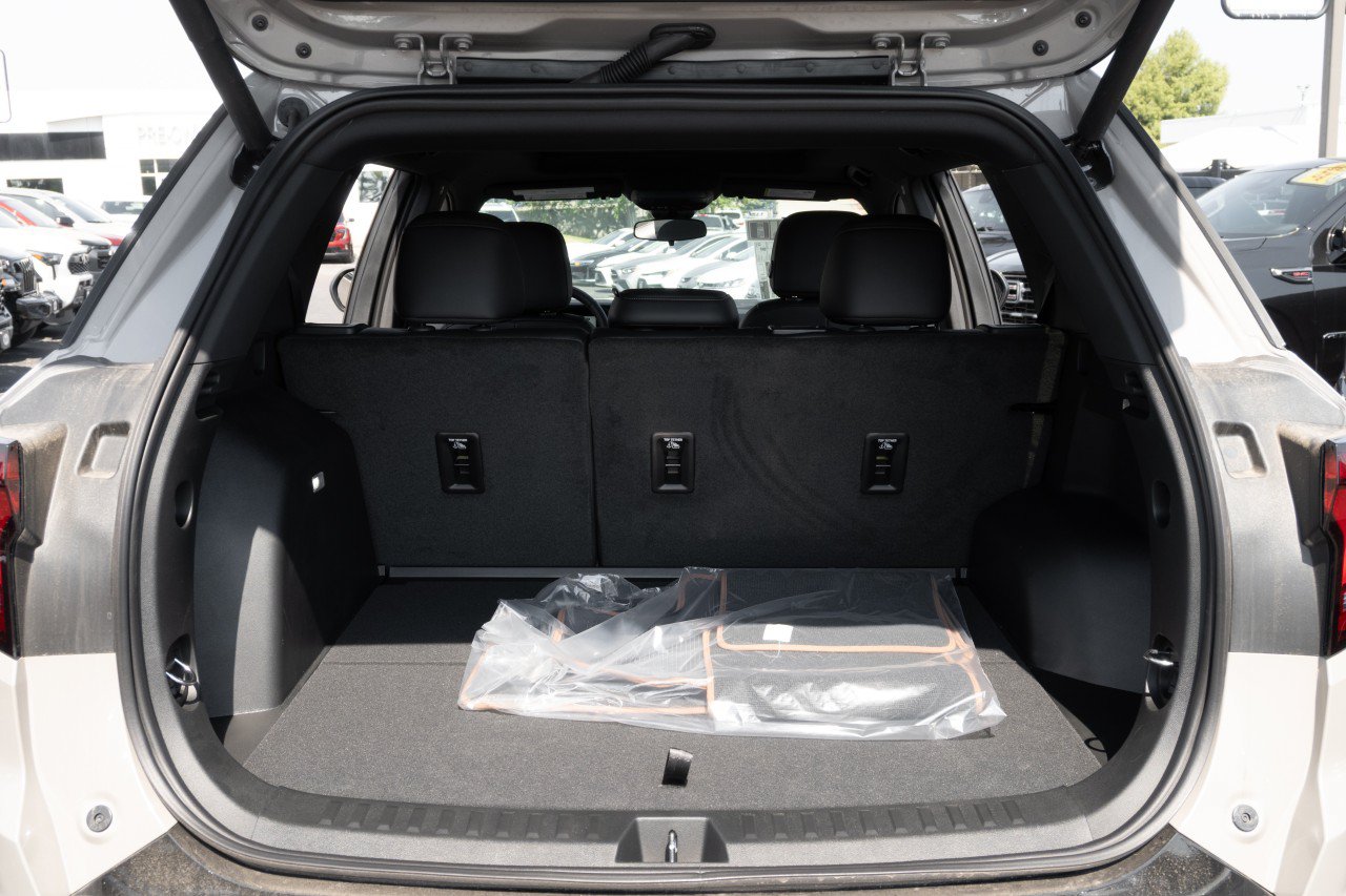 New 2026 GMC Terrain AT4 AWD/4WD image 23