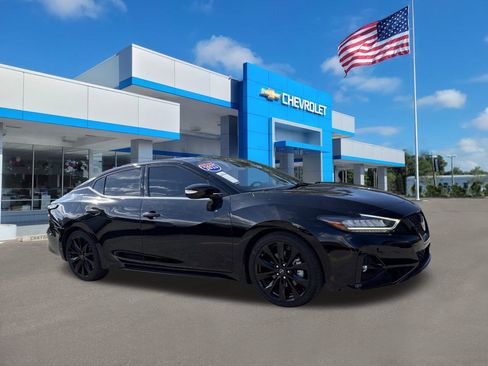 Used 2023 Nissan Maxima SR w/ Sport Mat Group image 2