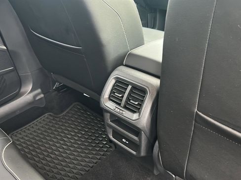 Certified 2022 Volkswagen Taos SE image 22