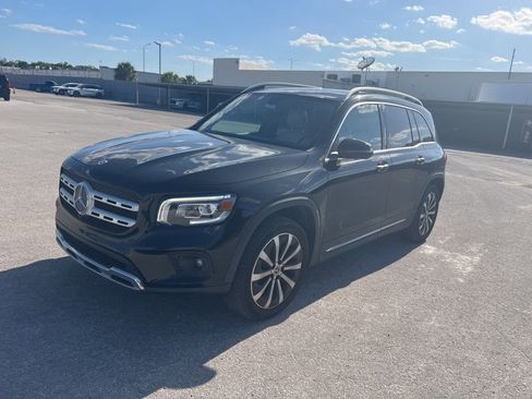 Used 2022 Mercedes-Benz GLB 250 image 3