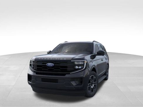 New 2025 Ford Expedition Active AWD/4WD image 2