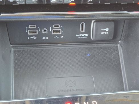 Certified 2023 Jeep Grand Cherokee 4WD 4xe w/ Luxury Tech Group II image 13