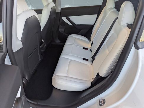 Used 2021 Tesla Model Y Long Range image 14