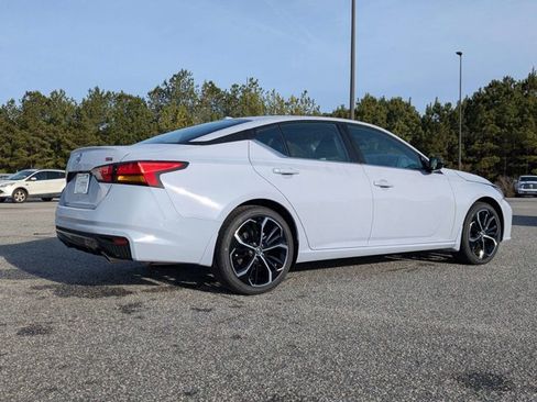 New 2025 Nissan Altima 2.5 SR image 4