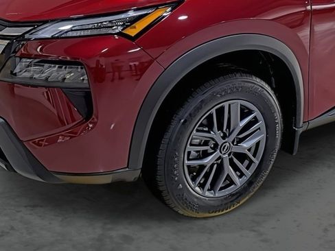 Used 2025 Nissan Rogue S image 7