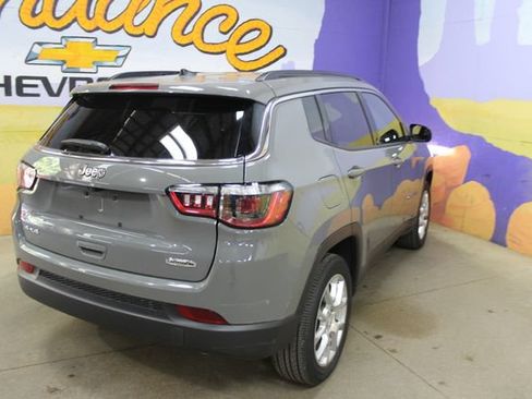 Used 2023 Jeep Compass Latitude AWD/4WD image 8