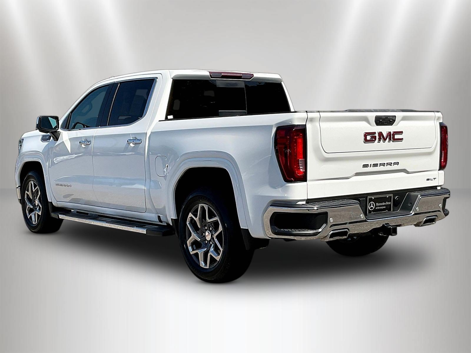 Used 2024 GMC Sierra 1500 SLT w/ SLT Premium Plus Package AWD/4WD image 5