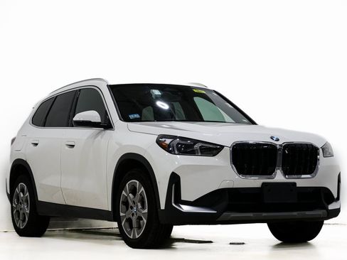Used 2023 BMW X1 xDrive28i image 1