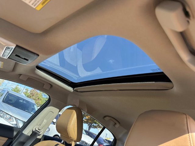 Used 2022 Nissan Sentra SV w/ SV Premium Package FWD image 16