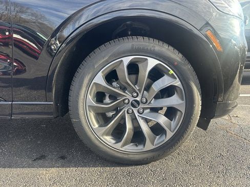 New 2026 Lincoln Aviator AWD image 19