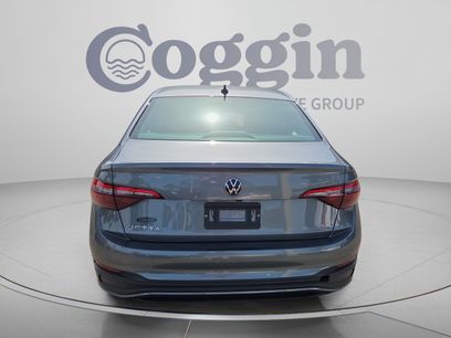 Used 2023 Volkswagen Jetta SE w/ Panoramic Sunroof Package