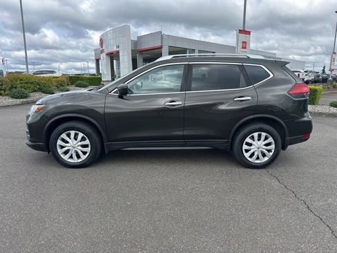 Used 2017 Nissan Rogue S w/ S Appearance Package AWD/4WD image 2