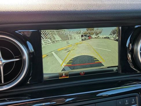Used 2020 Mercedes-Benz SLC 300 image 24