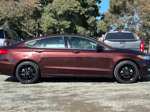 Certified 2019 Ford Fusion SE w/ Equipment Group 151A image 3