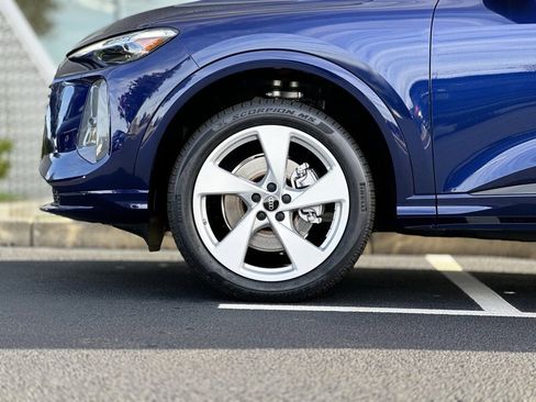 New 2025 Audi Q5 Premium Plus image 2