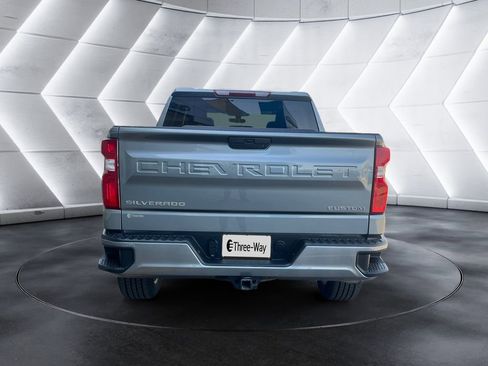Used 2020 Chevrolet Silverado 1500 Custom w/ Custom Value Package RWD image 4