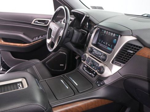 Used 2020 GMC Yukon Denali w/ Denali Premium Package image 58