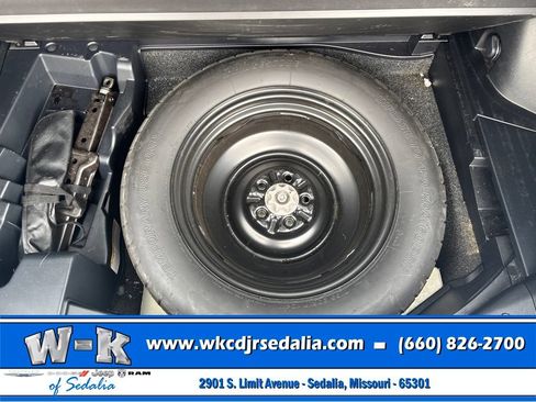 Used 2017 Toyota RAV4 LE AWD/4WD image 24