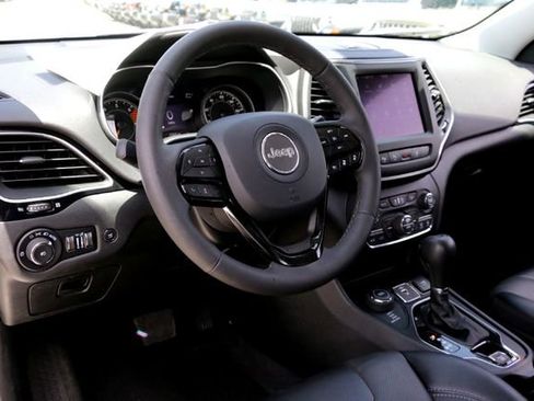 Used 2023 Jeep Cherokee Altitude Lux AWD/4WD image 9