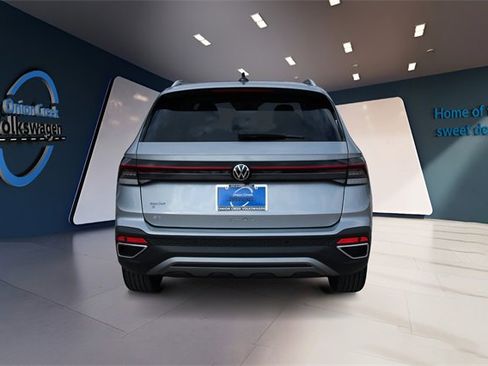 New 2026 Volkswagen Taos SE image 6