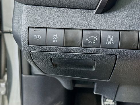 Used 2024 Toyota Camry SE FWD image 16