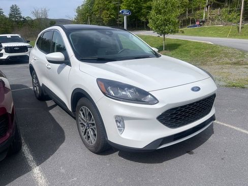 Certified 2022 Ford Escape SEL AWD/4WD image 2